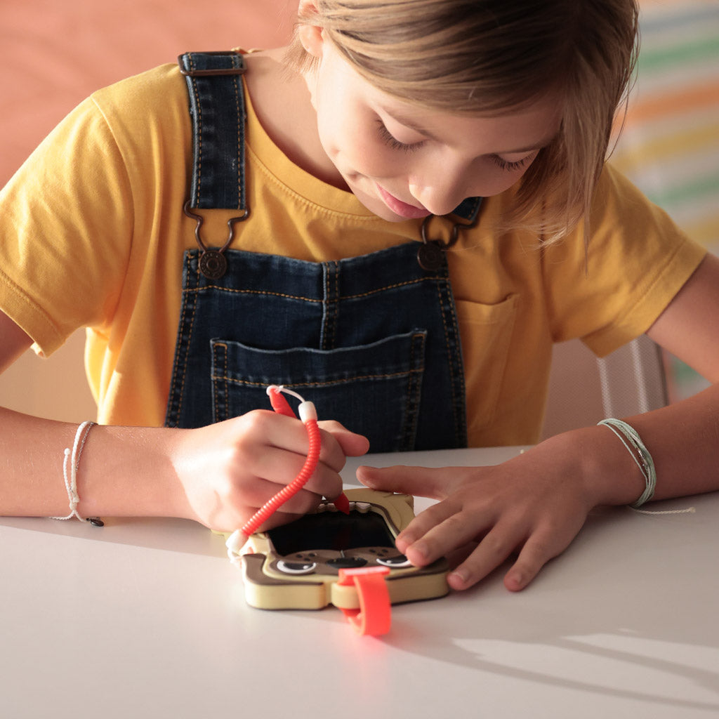 Sketch Pals™ Doodle Board - Camper the Puppy